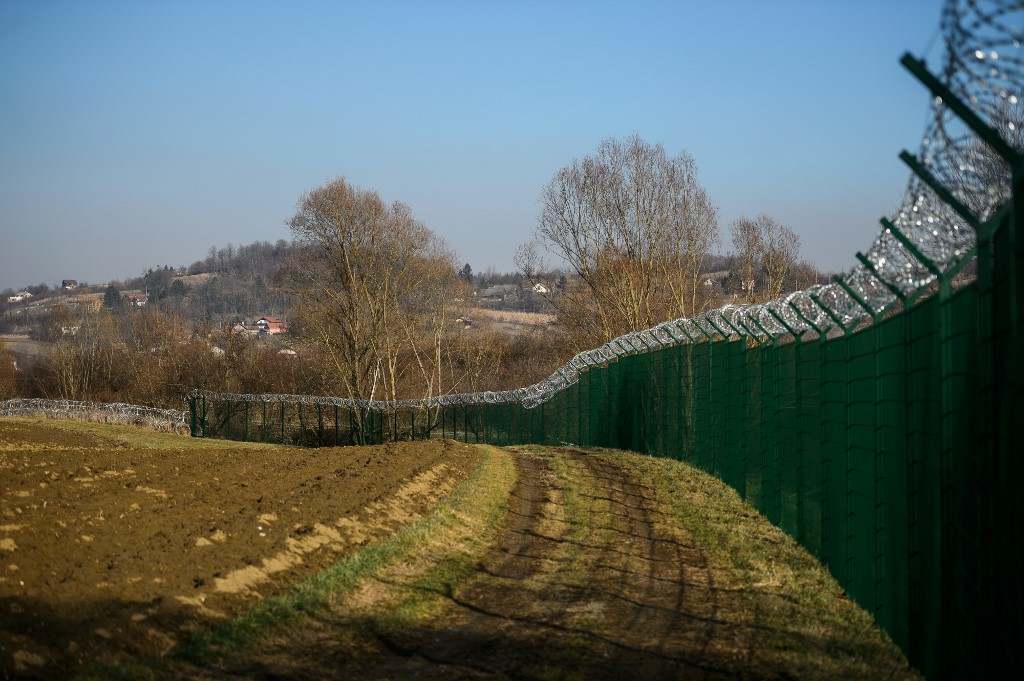 Több mint 500 migráns próbált tegnap átkelni Magyarországon
