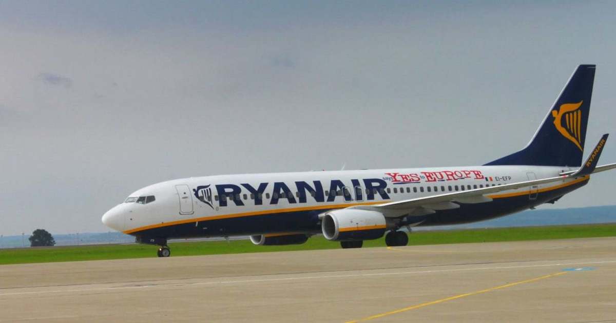 A kormány számára elfogadhatatlan, hogy a Ryanair az utasokkal fizeti meg a különadót