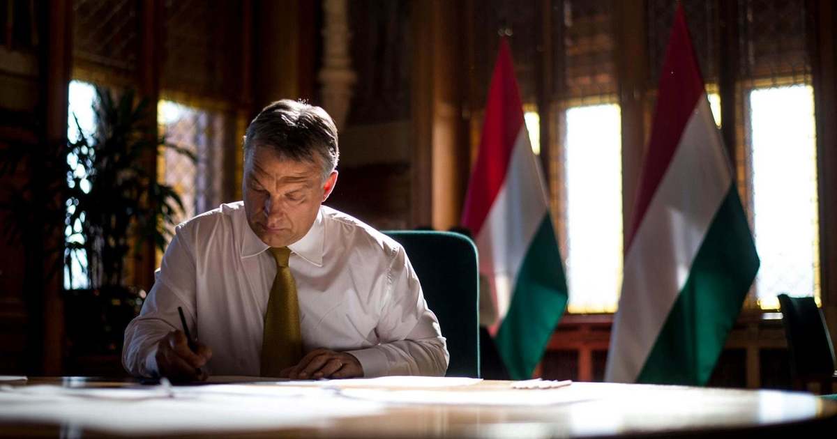 Orbán Viktor: A fideszes EP-képviselők kilépnek az Európai Néppártból