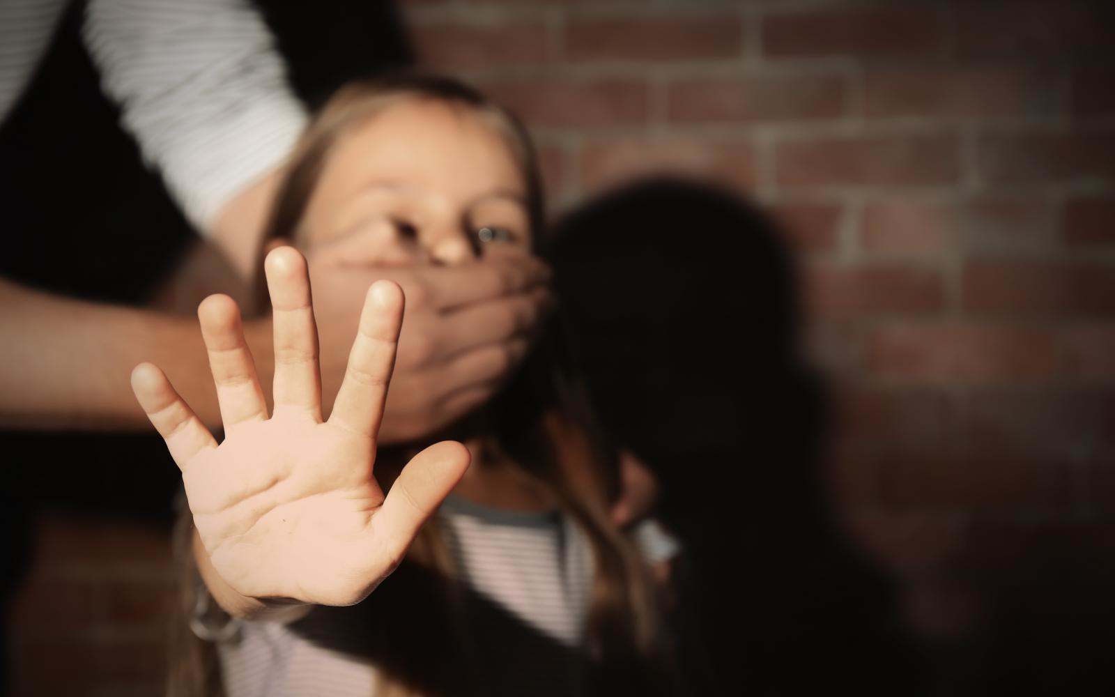 Gyerekek százai ellen követtek el szexuális visszaélést egy londoni hatóság gondozása alatt