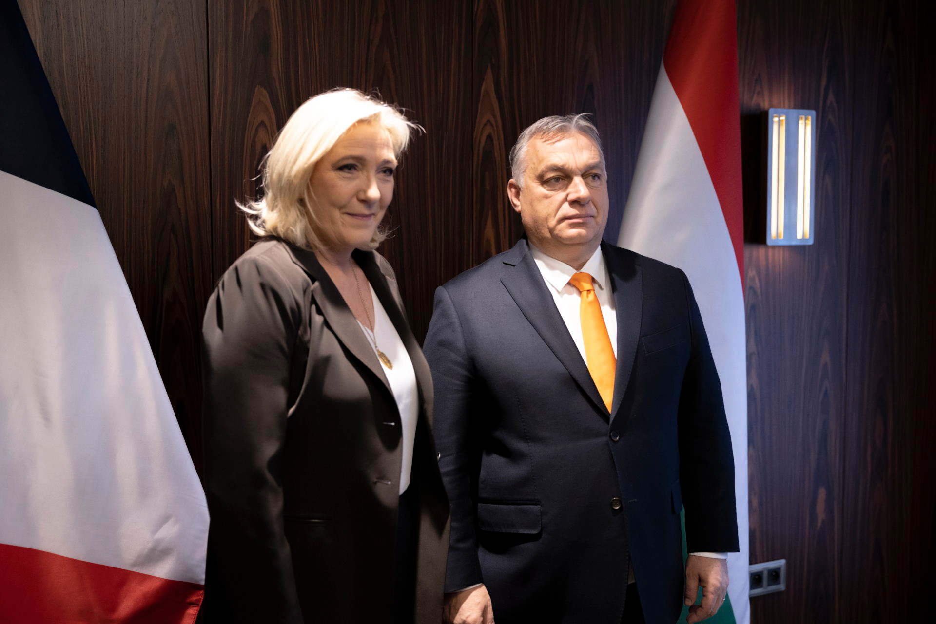 Marine Le Pen támogatására buzdítja a franciákat Orbán Viktor