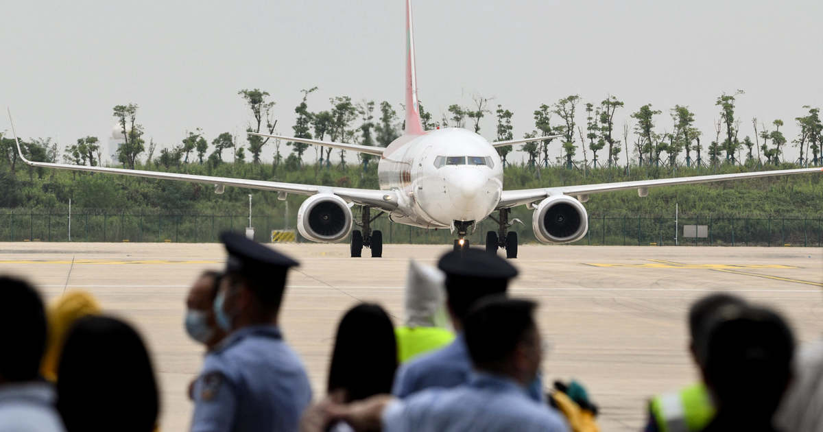 Több mint 130 emberrel a fedélzetén ütközött hegynek egy Boeing Kínában | Videó