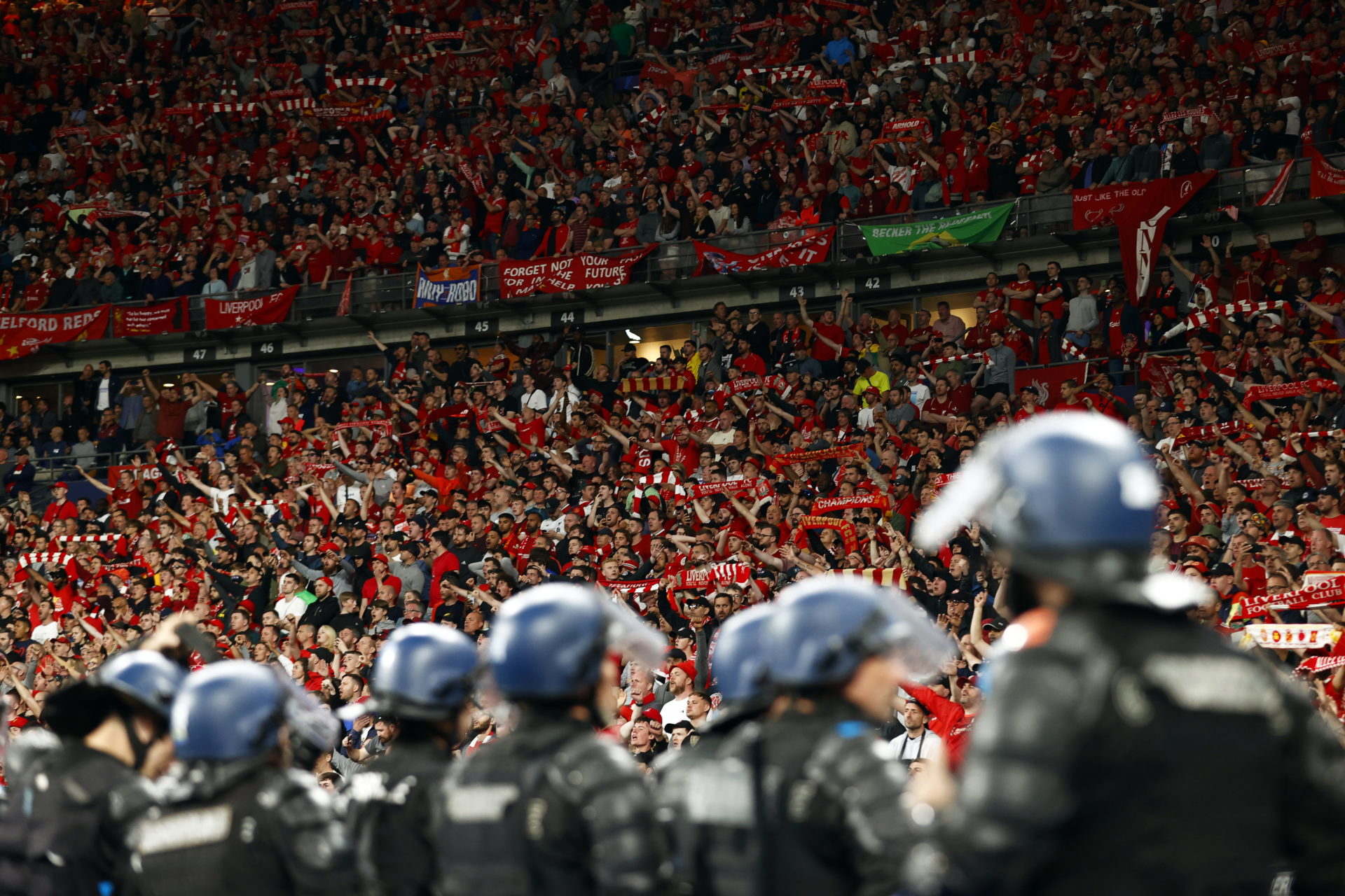 BL-döntő: A Liverpoolt a spanyolok, a szurkolóit a francia rendőrök verték meg